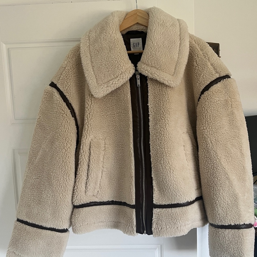 GAP Off-White Sherpa Jacket with Dark Brown Trim
